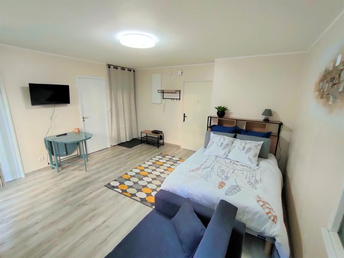 Lovely Flat Nearby Paris Fully Redone With Free Parking On Premises And Balcony كليشي المظهر الخارجي الصورة